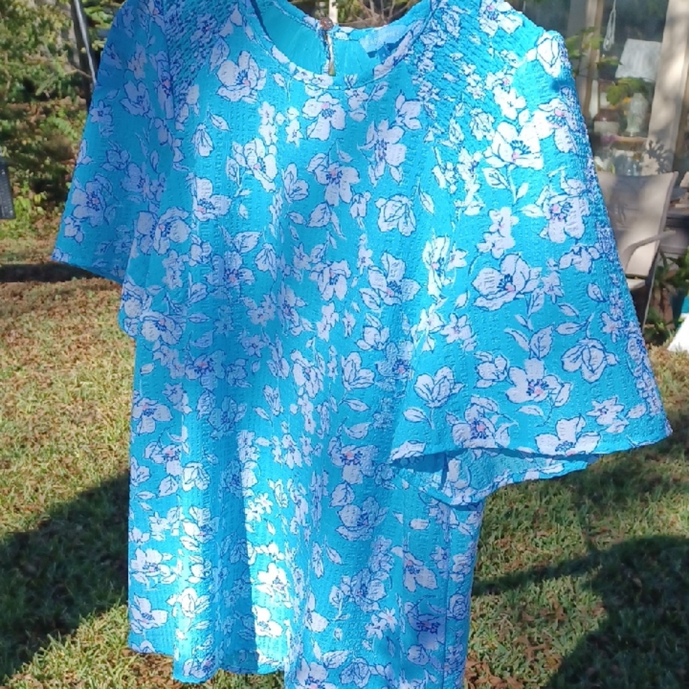 Draper James Blue and White Floral Top